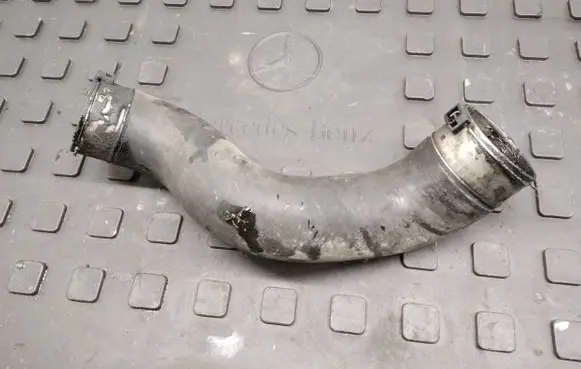 Mercedes-Benz GLK (X204) Intercooler hose/pipe A2045283782