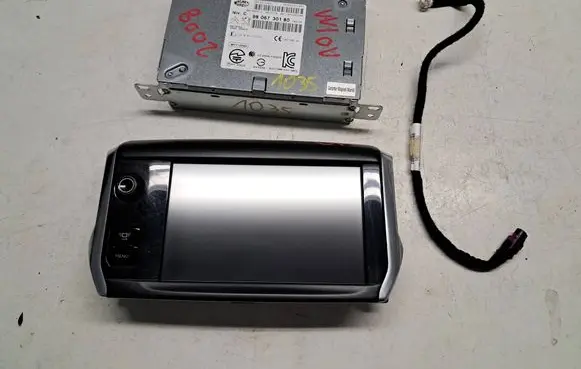Peugeot 2008 I Screen/display/small screen 9805301780 9806730180
