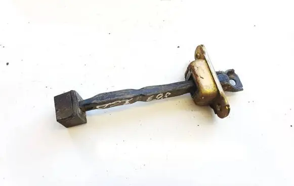 Mitsubishi Pajero Rear door check strap stopper