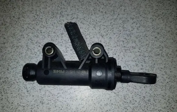 BMW 5 E39 Clutch master cylinder 21521163899