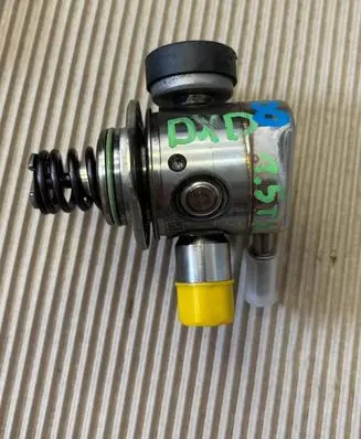 Volkswagen T-Roc Fuel injection high pressure pump 05E127027L