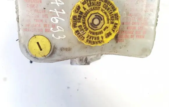 Brake fluid reservoir