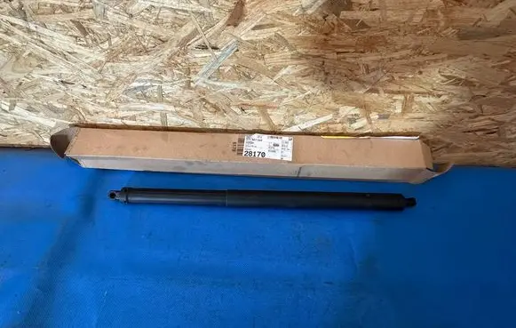 Volkswagen Tiguan Tailgate strut 571827522 6910710 941436086