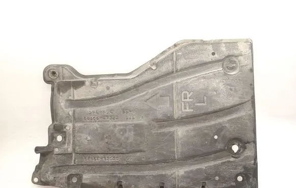 Toyota Prius+ (ZVW40) Center/middle under tray cover 5816647020