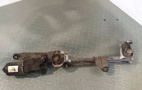 Mitsubishi Colt Front wiper linkage and motor