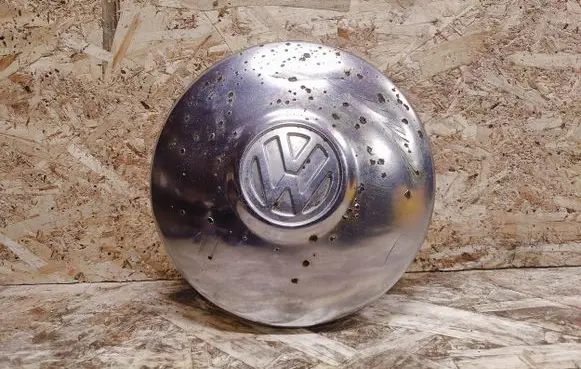 Volkswagen Karmann Ghia Original wheel cap