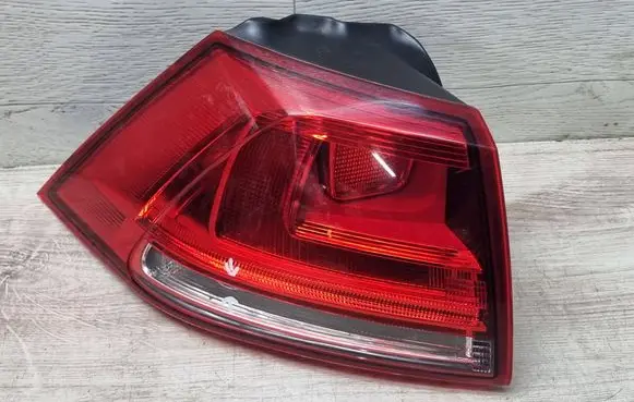 Volkswagen Golf VII Rear/tail lights 5G0945095M