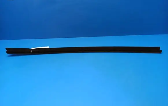 Audi A3 S3 8V Rubber seal front door window/glass 8V5837479