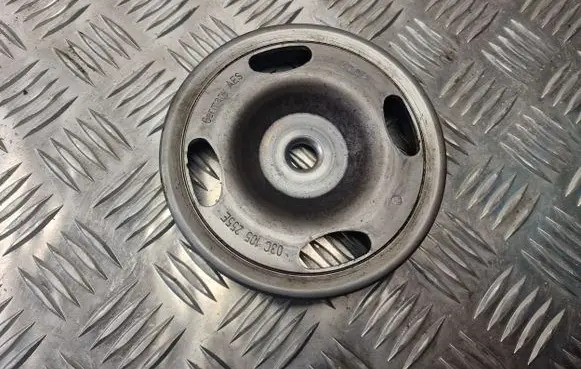 Volkswagen Golf V Crankshaft pulley 03C105255E