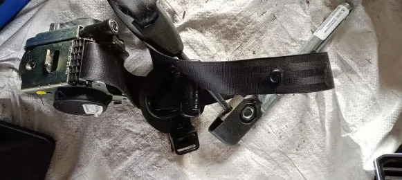 Volkswagen Atlas Front seatbelt