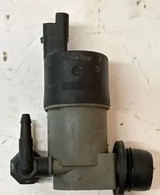 Nissan Qashqai Windscreen/windshield washer pump 9641553880 9641553980