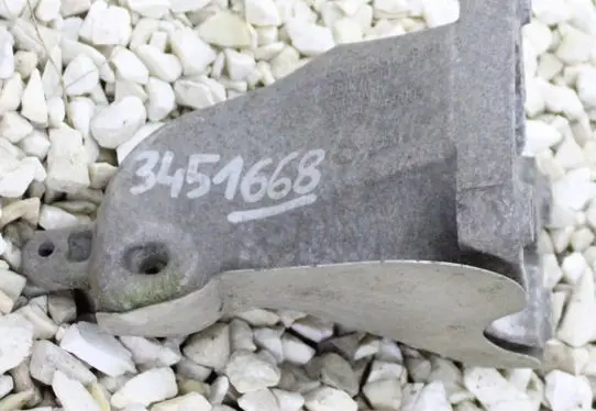 BMW X3 E83 Engine mounting bracket 3451668
