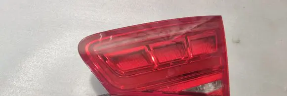 Tailgate rear/tail lights