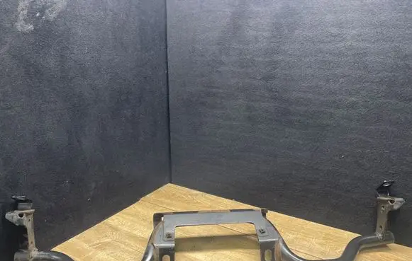 Land Rover Range Rover Sport L494 Radiator mount bracket HY3217K898AA HPLA8A316AF