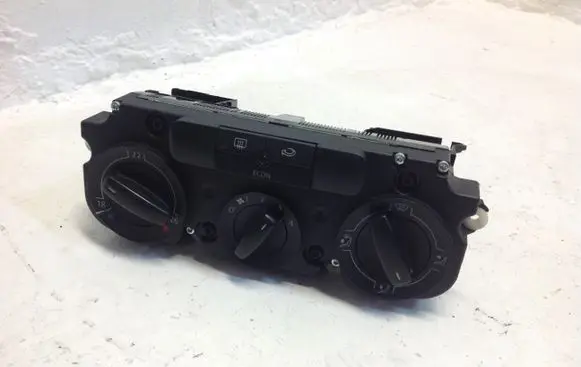 Volkswagen Golf V Climate control unit 1K0820047DF