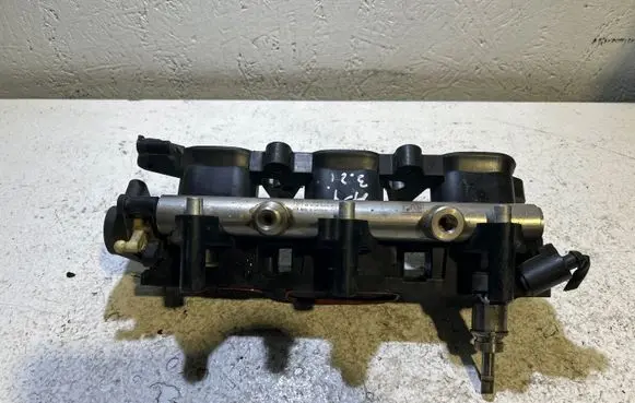 Audi A4 S4 B7 8E 8H Fuel main line pipe 06E130089 8579229