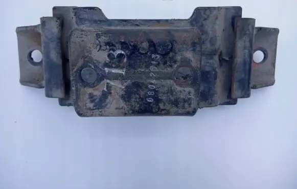 Mitsubishi Pajero Sport II Gearbox mount MR992713