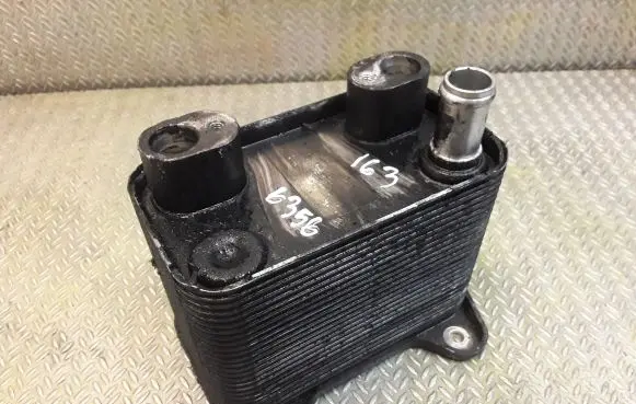 Engine oil radiator