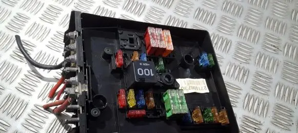 Volkswagen Golf V Fuse box set 1k0937125a 271598730