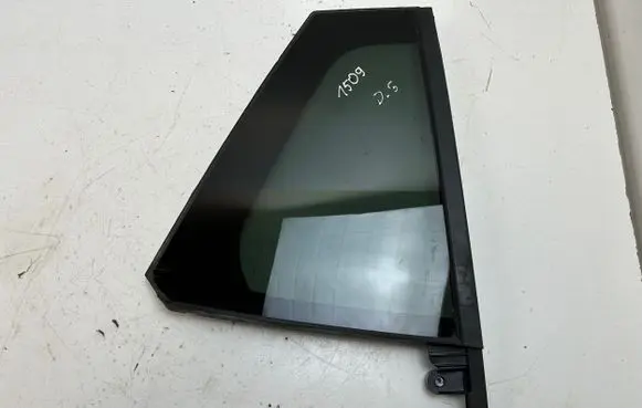 Rear vent window glass
