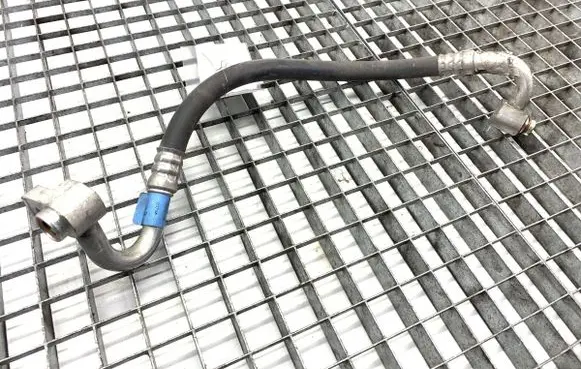 Ford Focus Air conditioning (A/C) pipe/hose 