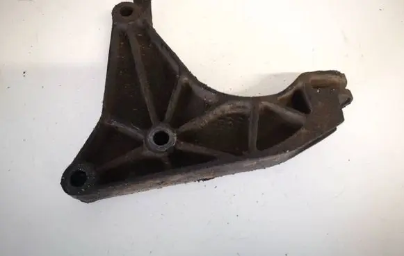 Opel Astra G Engine mounting bracket