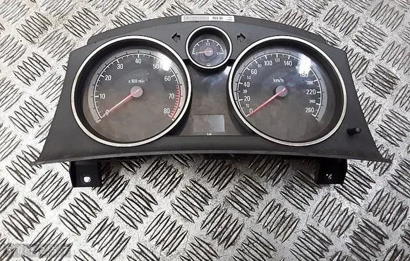 Speedometer (instrument cluster)