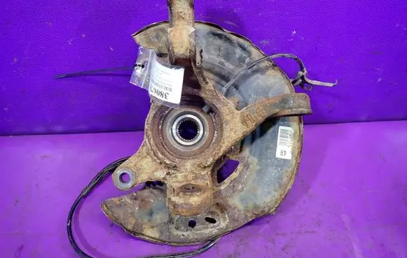 Toyota Yaris Front wheel hub spindle knuckle