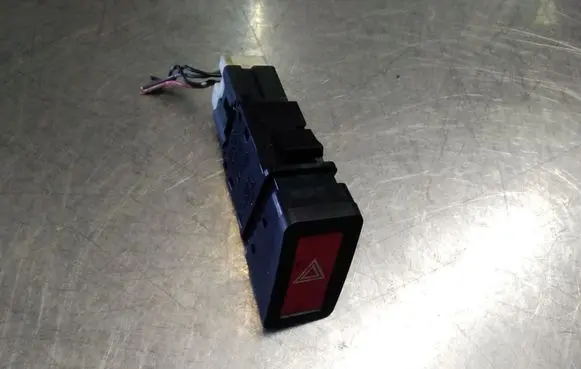 Nissan Almera N16 Hazard light switch