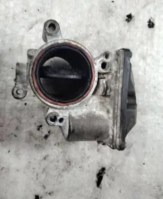 Volkswagen PASSAT CC Throttle valve