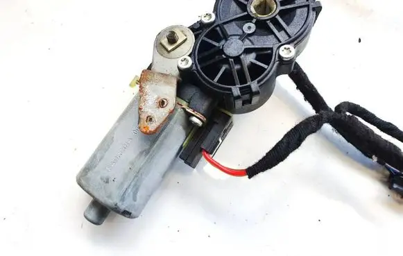 Porsche Cayenne (9PA) Seat adjustment motor 0390201949