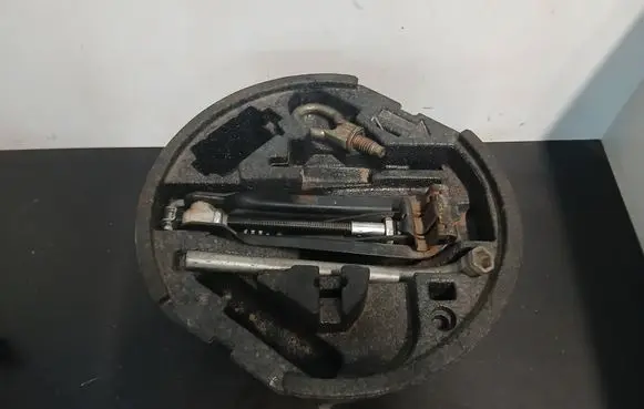 Skoda Octavia Mk2 (1Z) Lift Jack 1K0011031C