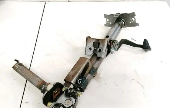 Toyota Avensis Verso Steering wheel axle