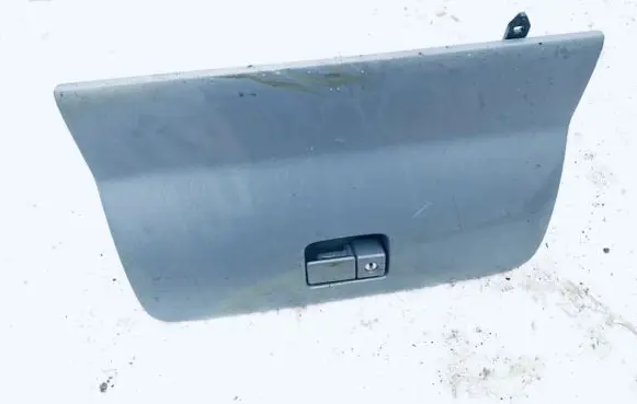 Glove box