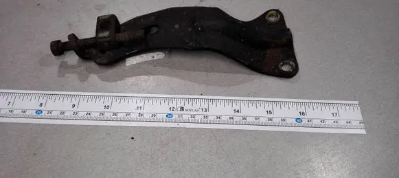 Nissan Terrano Engine mounting bracket