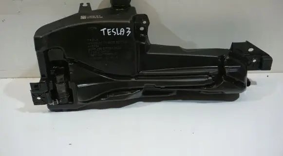 Tesla Model 3 Windshield washer fluid reservoir/tank 
