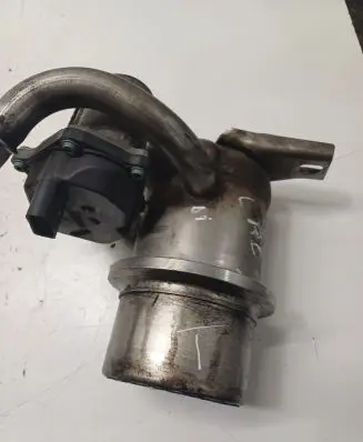 Audi A3 S3 8V EGR valve cooler 04L131512BR 04L131501M