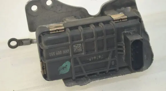 Audi A6 S6 C6 4F Turbine electric control actuator 6NW009550