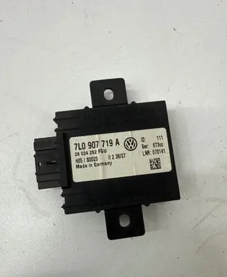 Volkswagen Touareg I Alarm control unit/module 7L0907719A 28024252FGU 12203806