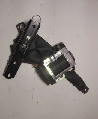 Mercedes-Benz E W211 Seat belt height adjuster A2118600388