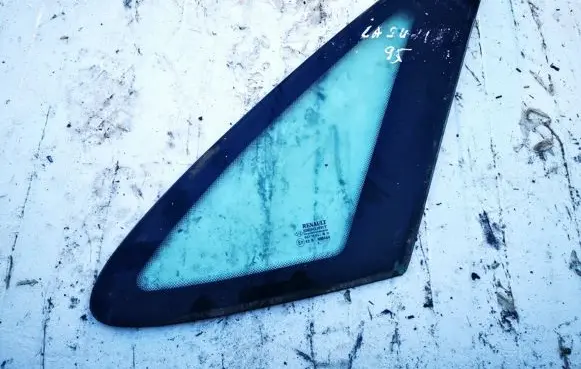 Renault Laguna I Rear side window
