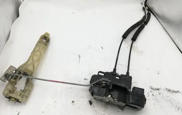 Chevrolet Captiva Front door lock NOCODE