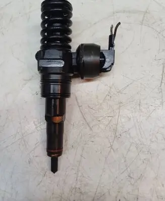 Audi A4 S4 B6 8E 8H Fuel injector 038130073AJ