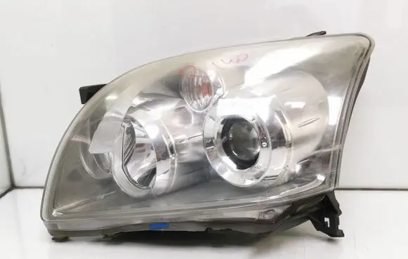Toyota Avensis T250 Headlight/headlamp 8596724010