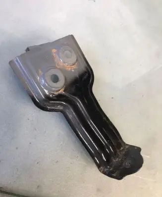 BMW X4 G02 Fender mounting bracket 7397516
