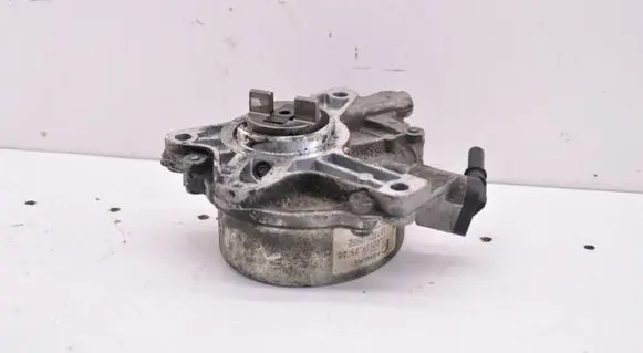 Ford Mondeo MK IV Vacuum pump 9673836180