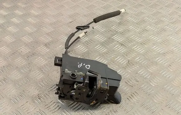 Peugeot 308 Front door lock 9810309380