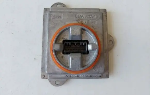 BMW X1 E84 LED ballast control module L90060470