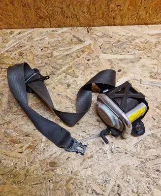 Opel Insignia A Front seatbelt 3063932 A1Q04L