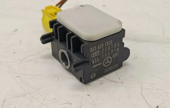 Mercedes-Benz R W251 Airbag deployment crash/impact sensor 0038202826